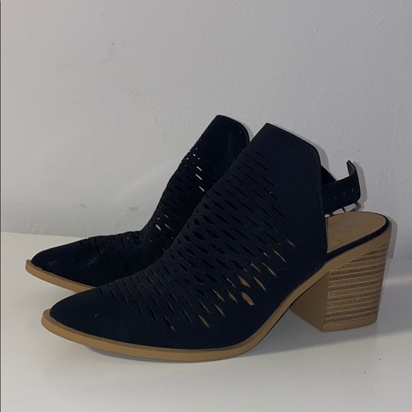 Mid Height Pointed Toe Heels - Picture 2 of 2